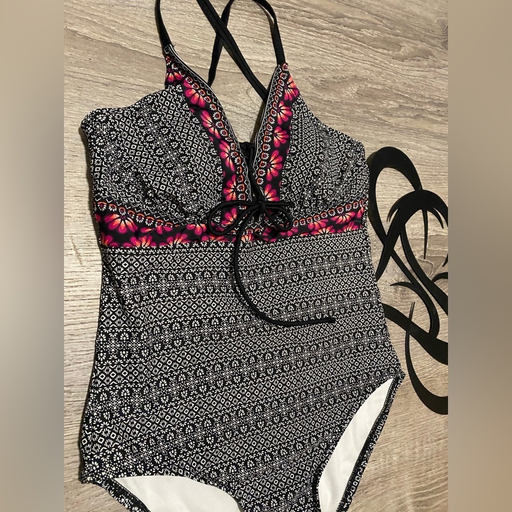 Kona Sol Lace Up One Piece Swimsuit Black White Floral Trim Bathing Suit | Small - Picture 4 of 4